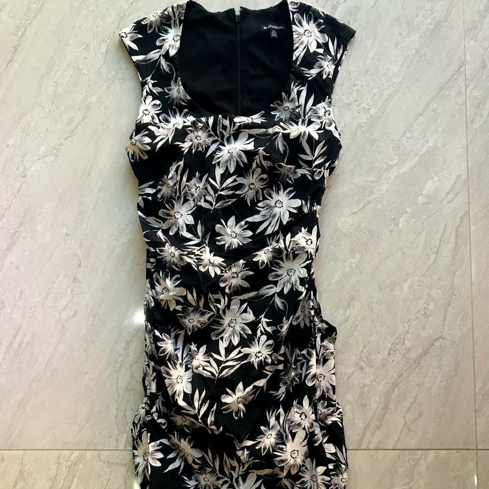 NEW! Le Chateau Black & White FLORAL Ruched Midi Dress Women's SMALL